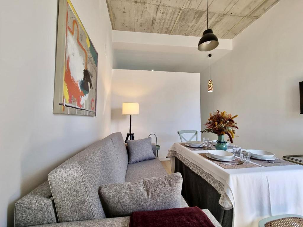 Apartamentos Rg Hospital Valme Sevilla Eksteriør billede