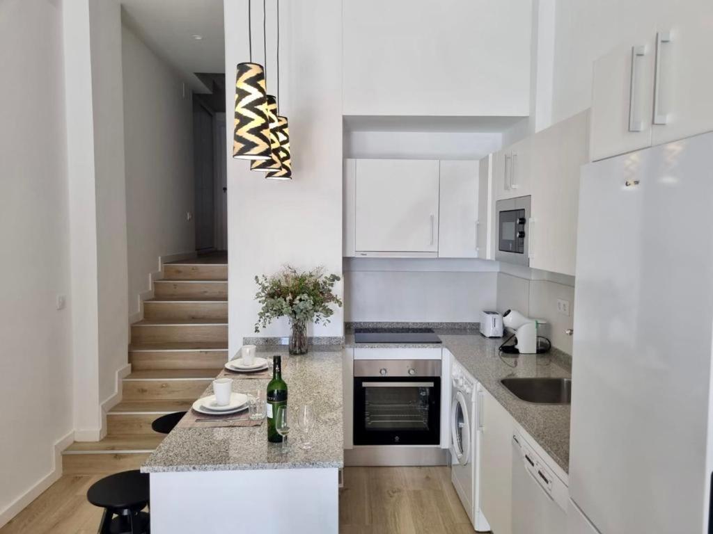 Apartamentos Rg Hospital Valme Sevilla Eksteriør billede