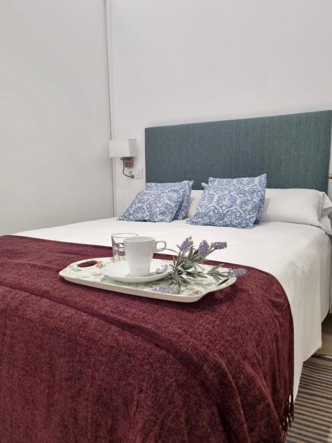 Apartamentos Rg Hospital Valme Sevilla Eksteriør billede