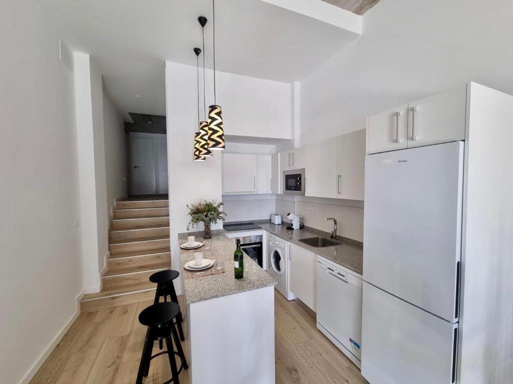 Apartamentos Rg Hospital Valme Sevilla Eksteriør billede