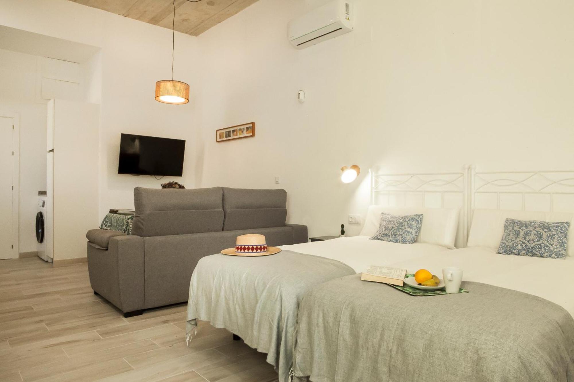 Apartamentos Rg Hospital Valme Sevilla Eksteriør billede