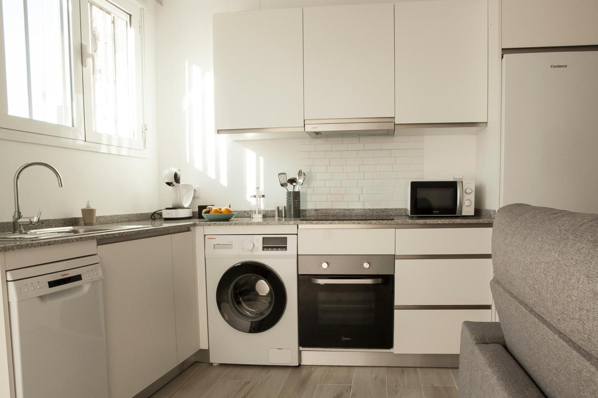 Apartamentos Rg Hospital Valme Sevilla Eksteriør billede