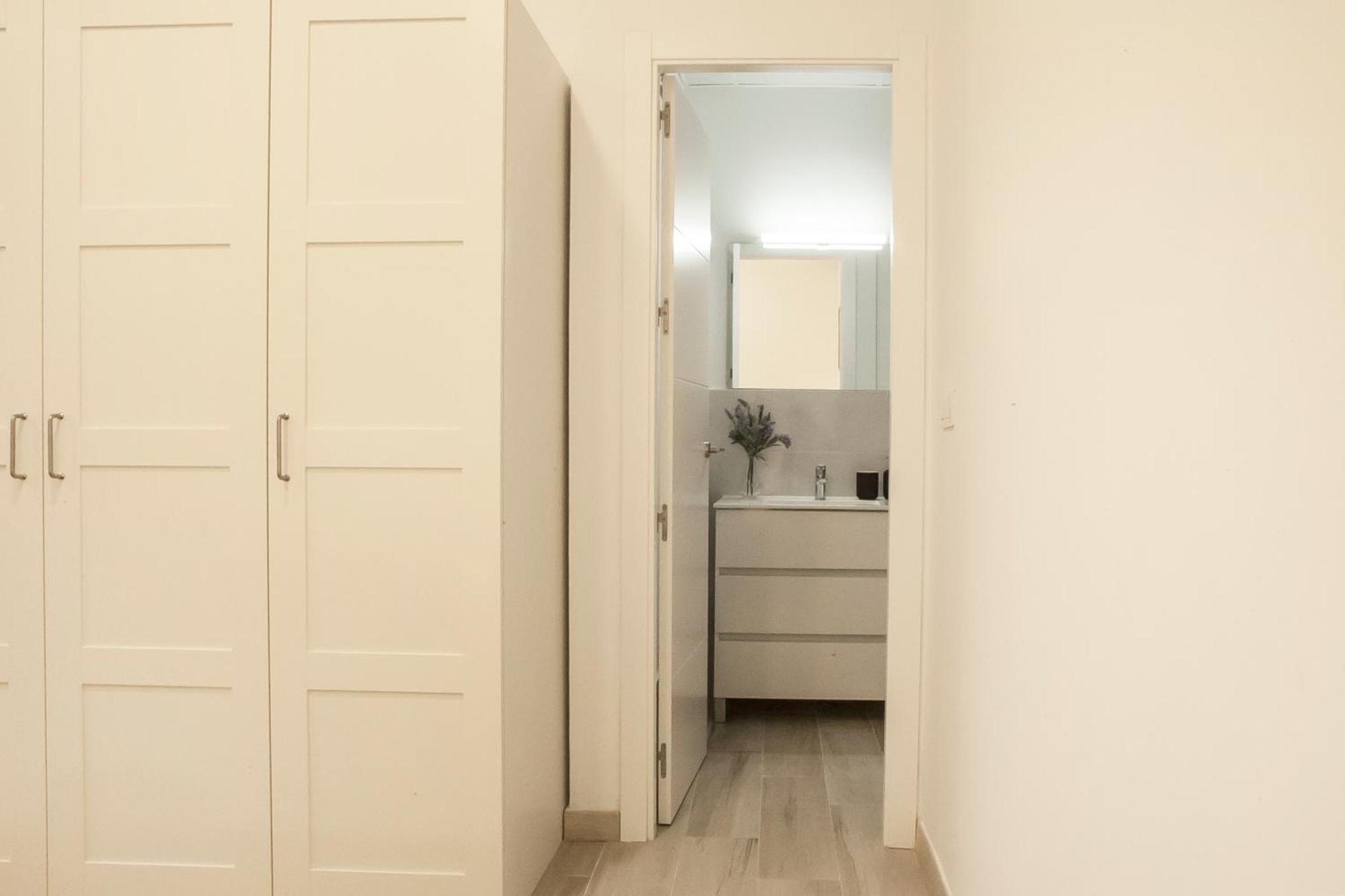 Apartamentos Rg Hospital Valme Sevilla Eksteriør billede