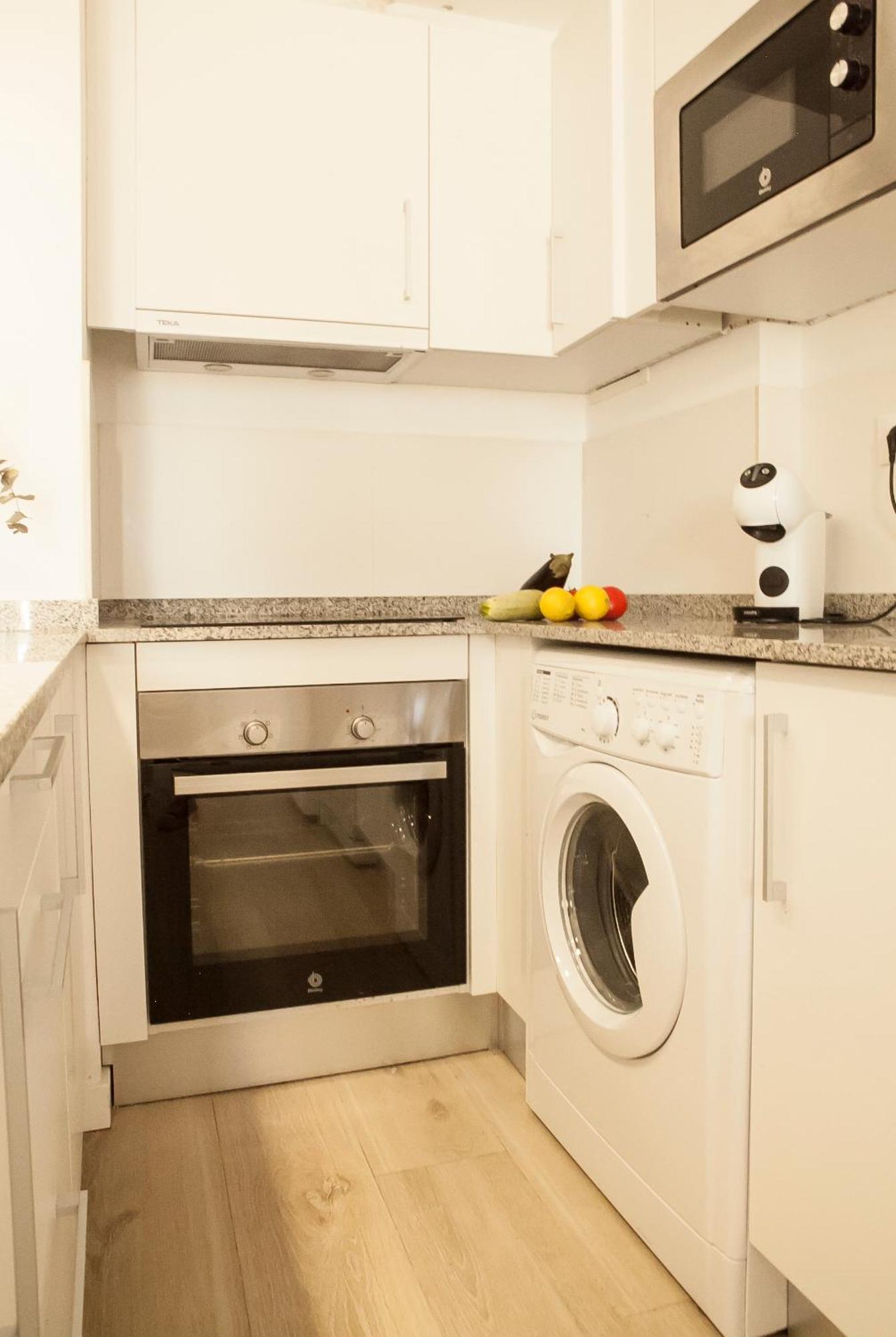 Apartamentos Rg Hospital Valme Sevilla Eksteriør billede