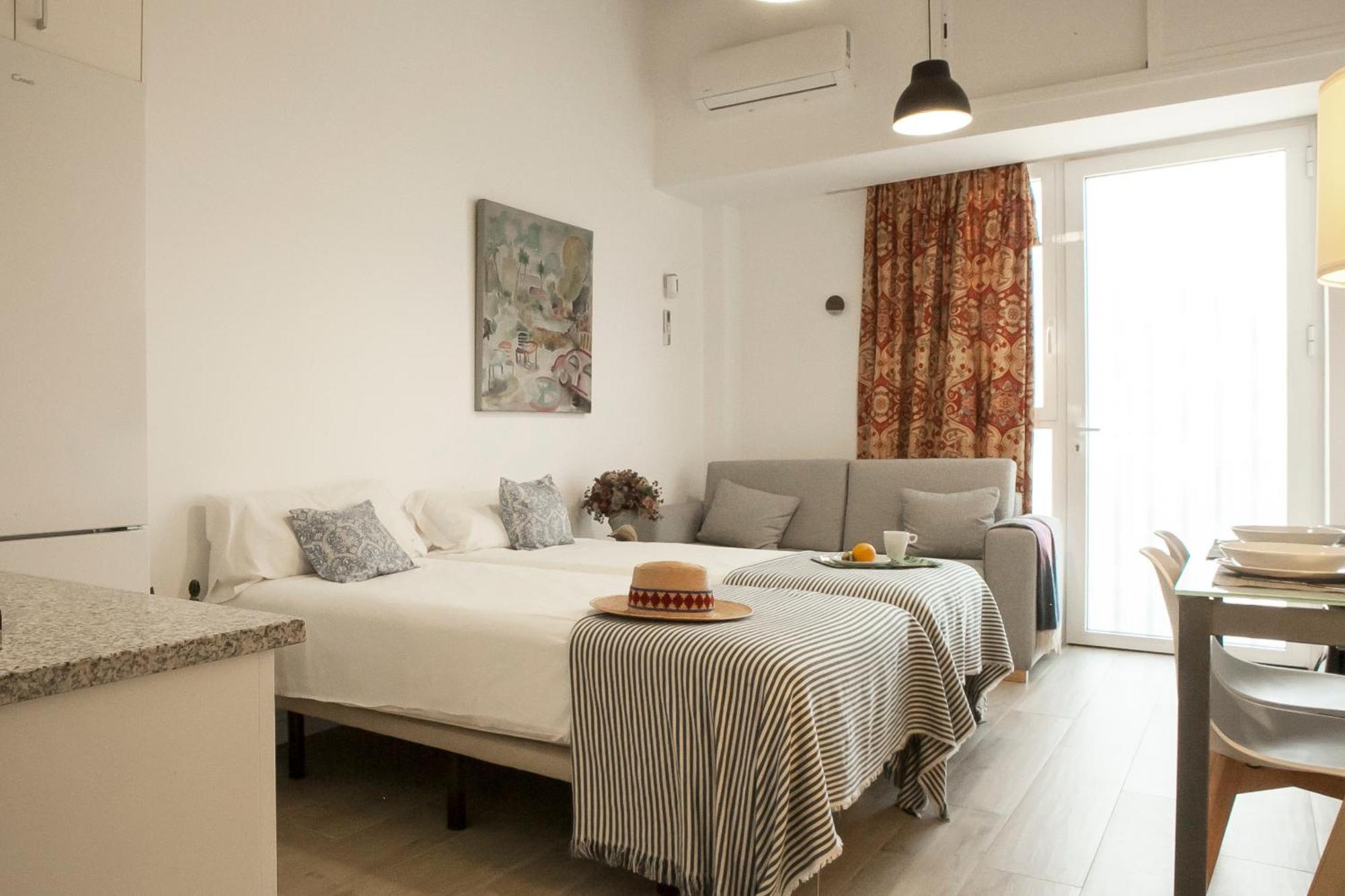 Apartamentos Rg Hospital Valme Sevilla Eksteriør billede