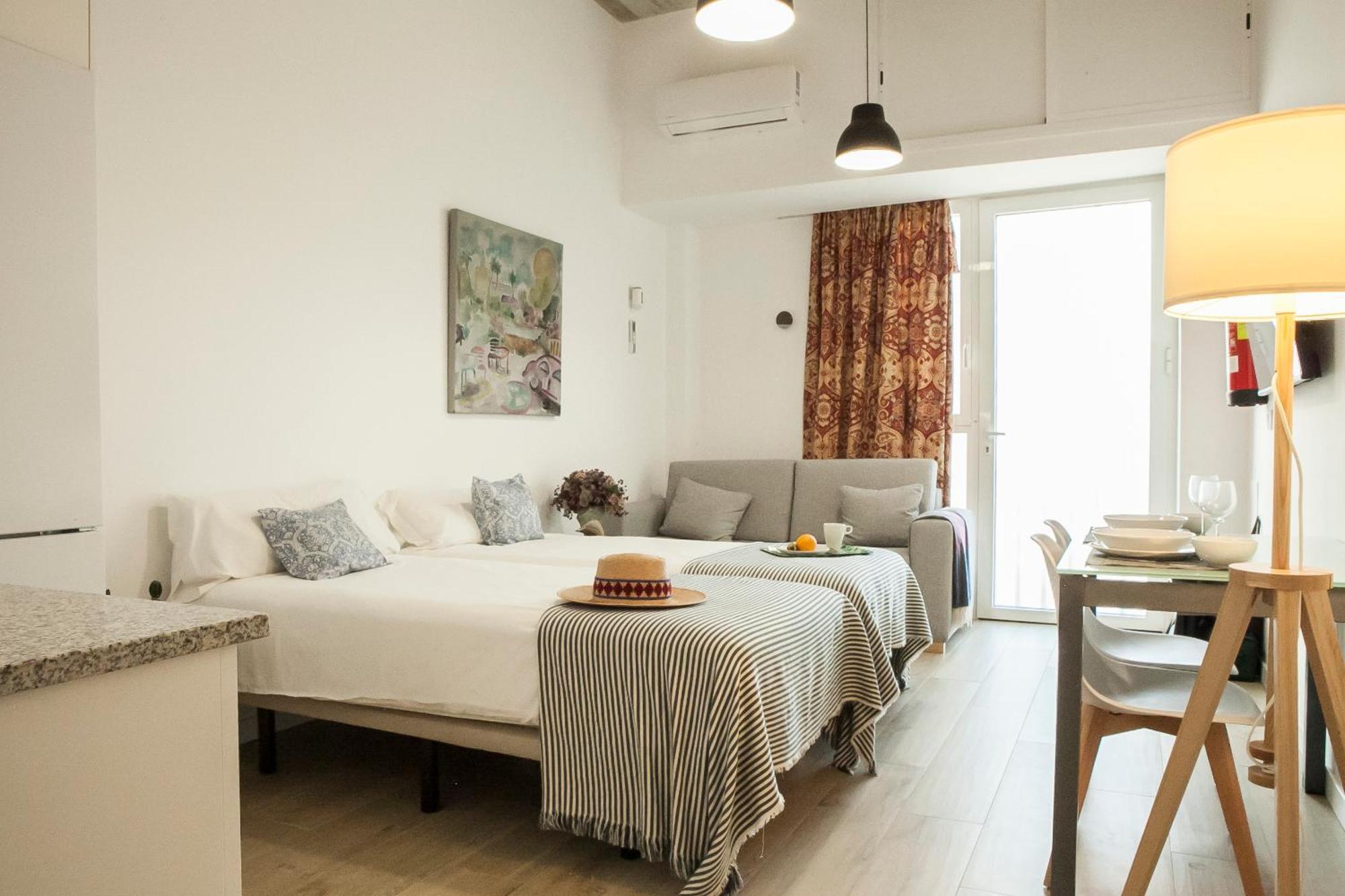 Apartamentos Rg Hospital Valme Sevilla Eksteriør billede